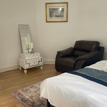 5 Bed 5Mins From Wembley Stadium London Exterior photo
