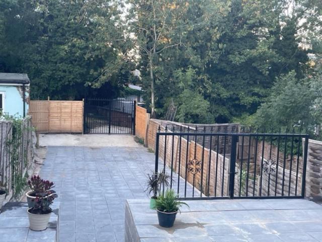 5 Bed 5Mins From Wembley Stadium London Exterior photo